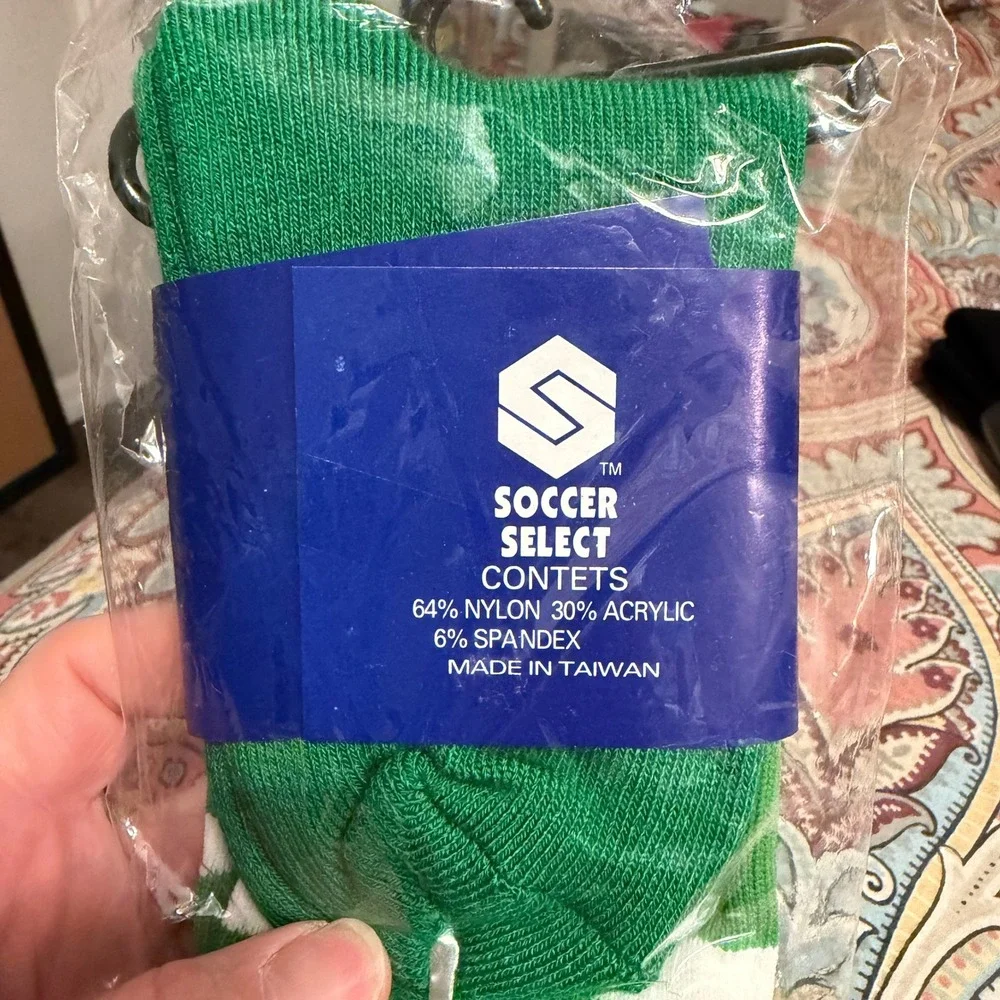 Soccer Select Junior Green White Striped Athletic Soccer Socks New NIP